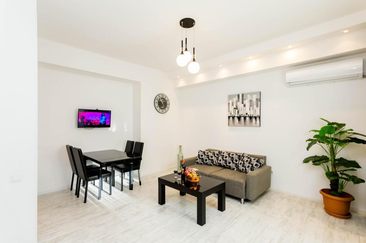 Luxury Apartment In The City Centre Tbilisi Bagian luar foto