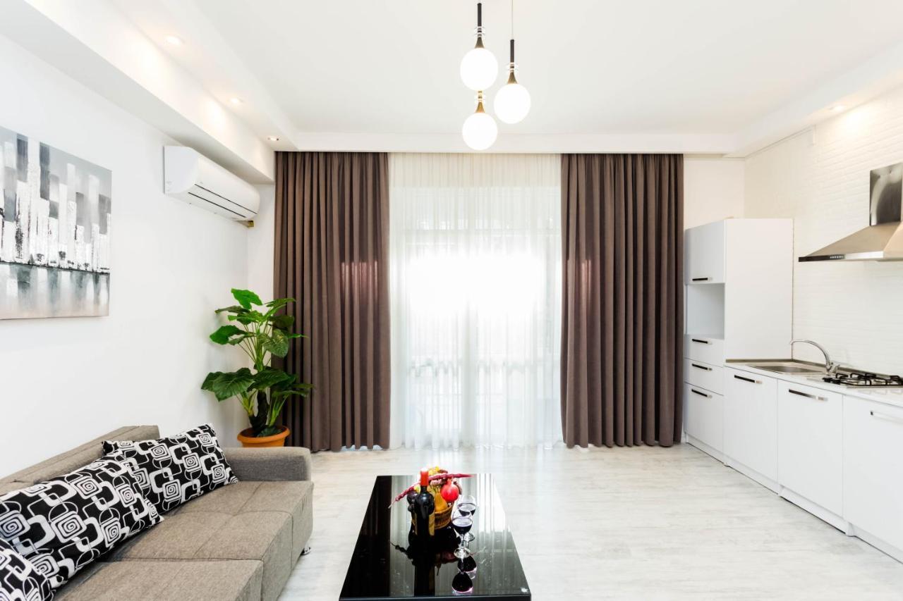 Luxury Apartment In The City Centre Tbilisi Bagian luar foto
